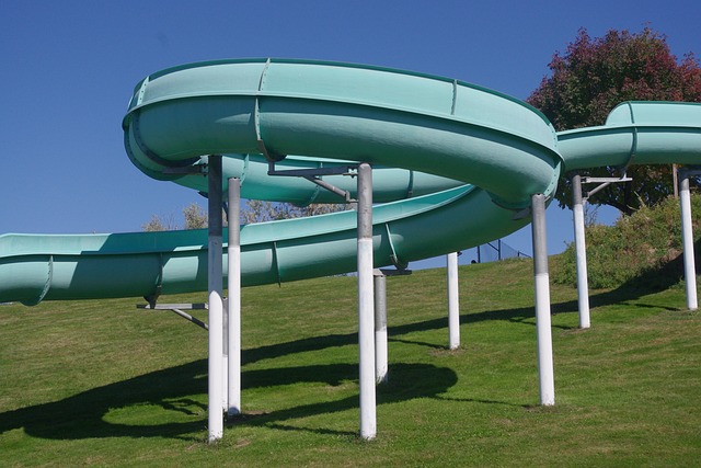 inflatable-water-slides-640x480-96826039.jpeg