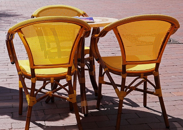 outdoor seating, outdoor seat
