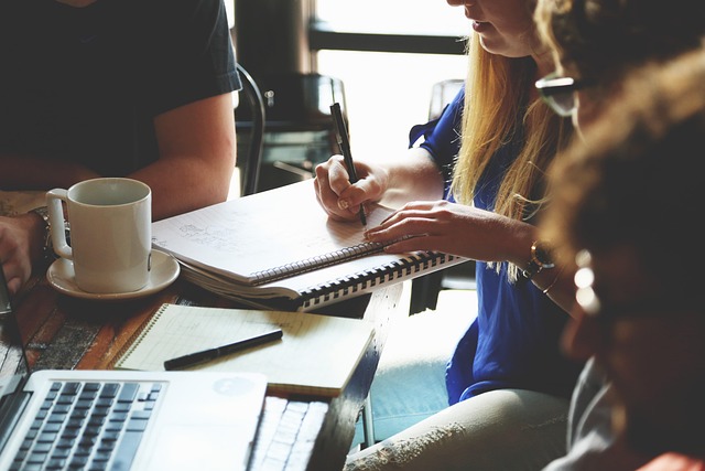 Boost E-commerce Sales: Leverage Social Proof with Paid Ads & Testimonials