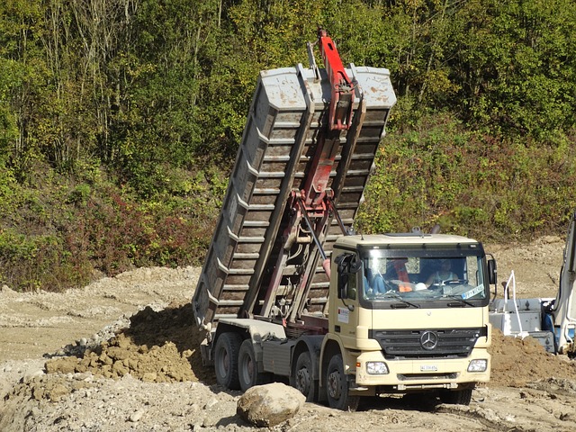 dump-truck-640x480-40889990.jpeg