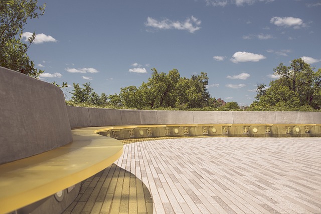 outdoor seating, outdoor seat