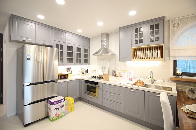 Layered Kitchen Lighting: A Guide to Optimal Task, Ambient, and Accent Illumination for Your Space