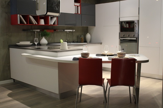 7 Ways to Create Efficient and Airy Kitchen Spaces with Smart Designs and Storage Solutions