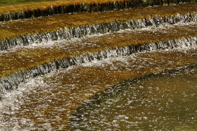 water-feature-landscaping-640x480-85690565.jpeg