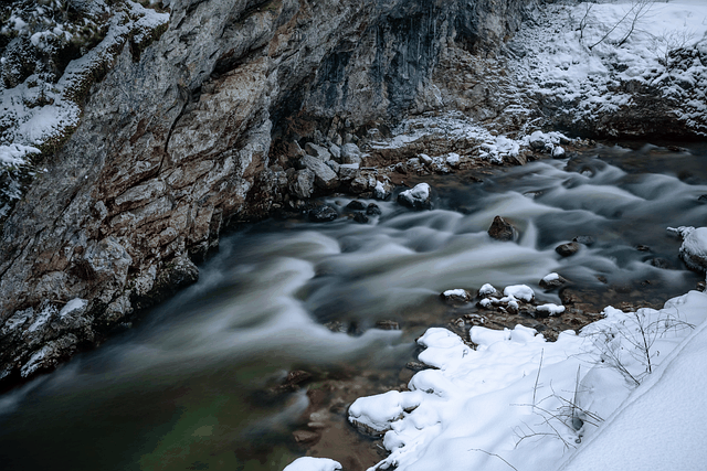 Cold Plunges: Unlocking Stress Relief and Mental Calm Through Cold Water Therapy