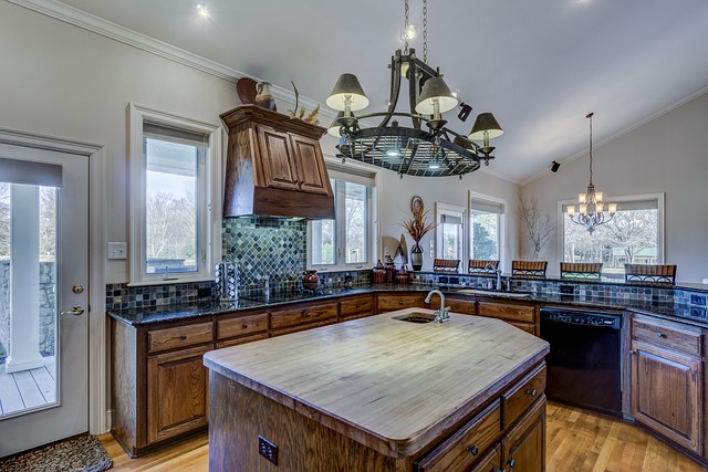 **Distressed White Kitchen: Merging Farmhouse Charm with Modern Style**

This title encapsulates the essence of your article, incorporating relevant SEO keywords and suggesting a focus on both rustic/farmhouse aesthetics and modern design influences.