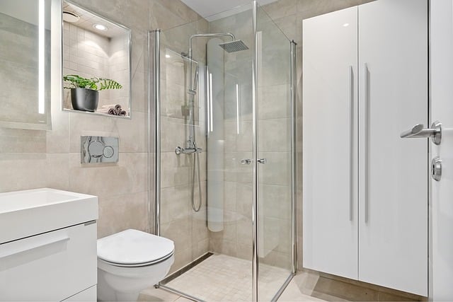 bathroom-640x480-71407279.jpeg