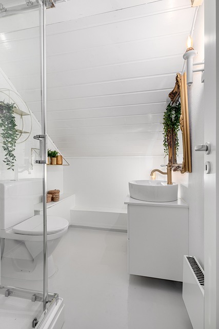 bathroom-640x480-41589130.jpeg
