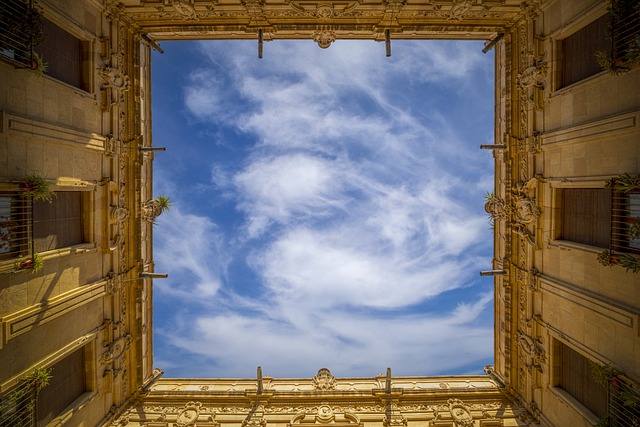 bed-frame-640x480-59237789.jpeg