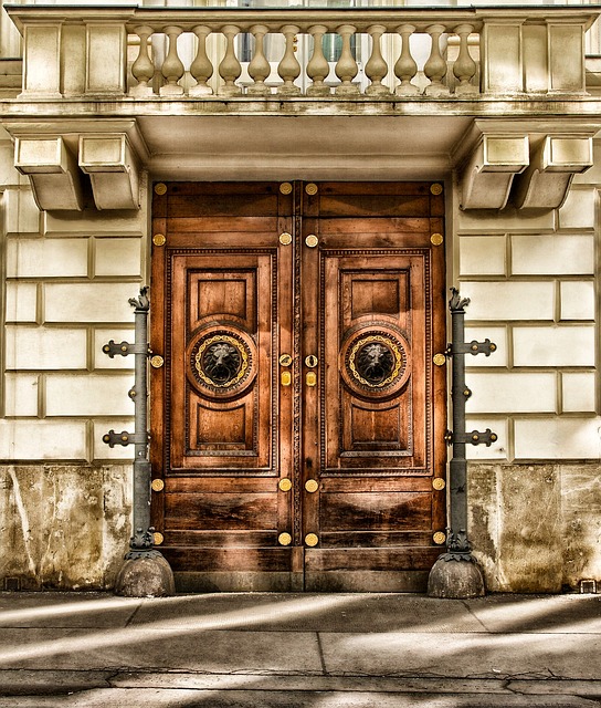 door-640x480-42886166.jpeg