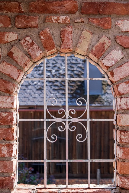 facade-640x480-58082823.jpeg