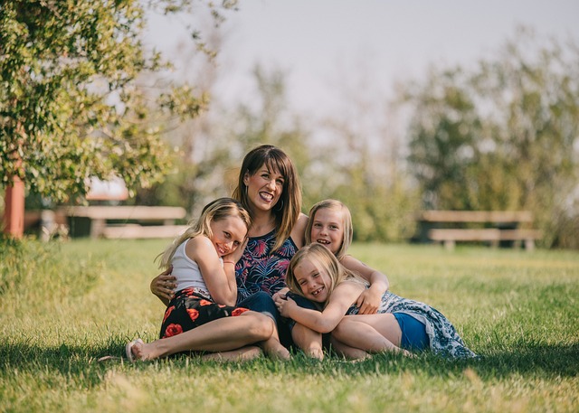 family-640x480-33853478.jpeg