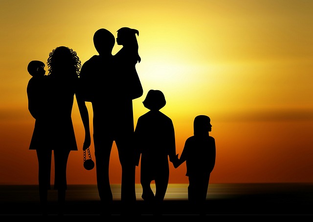 family-640x480-54244166.jpeg