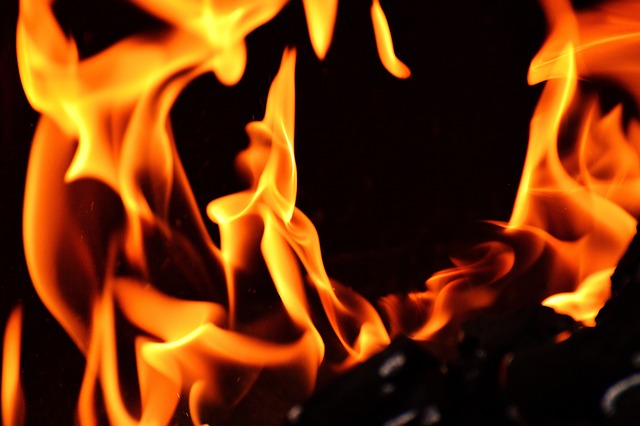 fire-pit-firepit-640x480-83299032.jpeg