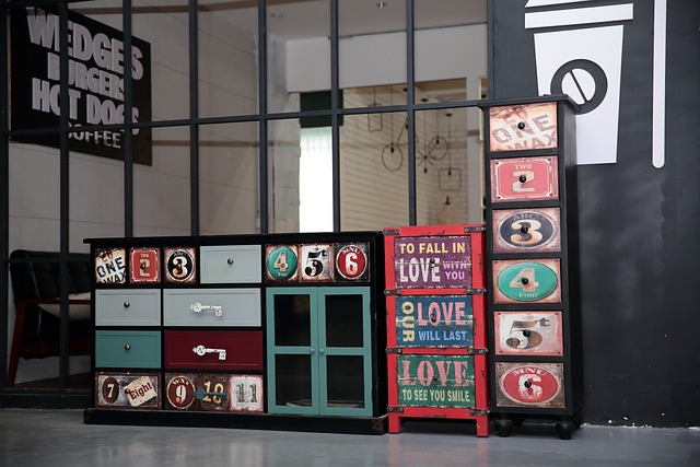 metal-furniture-640x480-53247013.jpeg