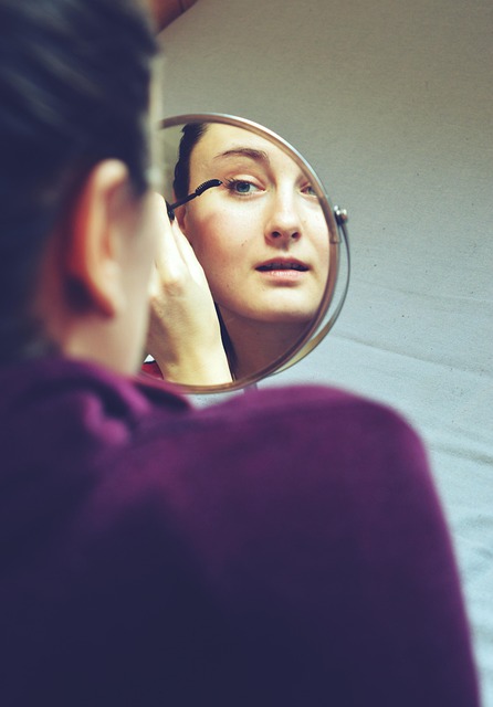 mirror-640x480-84260547.jpeg