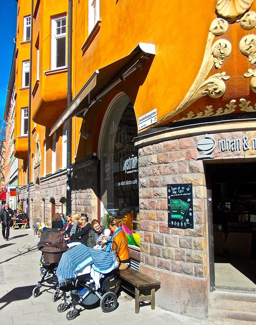 outdoor-seating-outdoor-seat-640x480-14436880.jpeg
