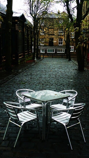 outdoor seating, outdoor seat