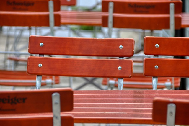 outdoor seating, outdoor seat