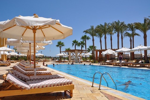 pool-deck-pool-surround-pool-swimming-po-640x480-36980748.jpeg