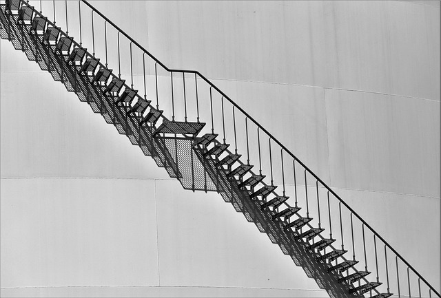 railing-640x480-29744355.jpeg
