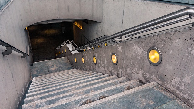 stair-640x480-77251051.jpeg