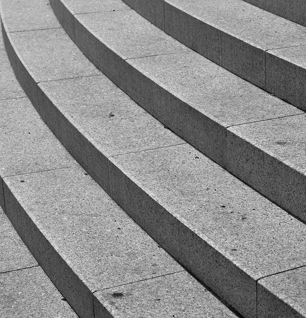 Revolutionize Stairs: Textured Metal Handrails for Safety and Style