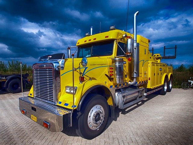 truck, trucking, large truck