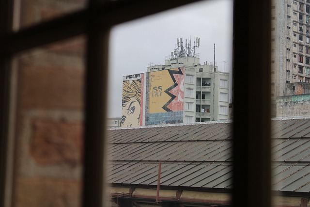 window-house-window-640x480-32341279.jpeg