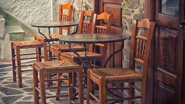 metal-furniture-640x480-41581537.jpeg