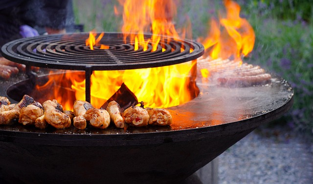 outdoor-fireplace-640x480-43065999.jpeg