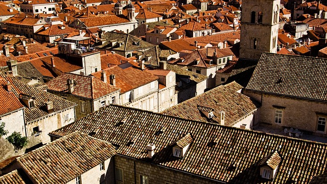roof-640x480-49527128.jpeg