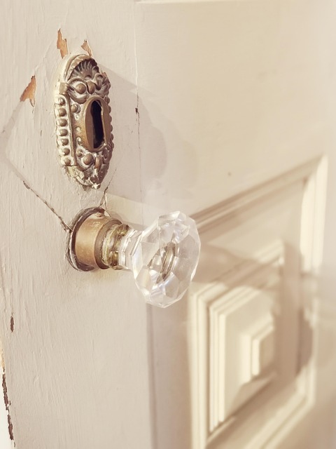 access-control-smart-lock-keyless-door-l-640x480-98929778.jpeg
