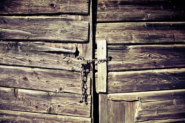 barn-door-640x480-8056298.jpeg