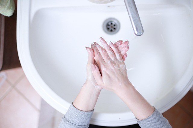 bathroom-640x480-44956168.jpeg