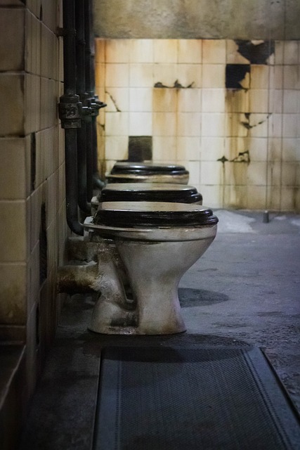 bathroom-640x480-45373969.jpeg