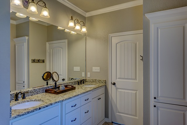 bathroom-640x480-4544289.jpeg