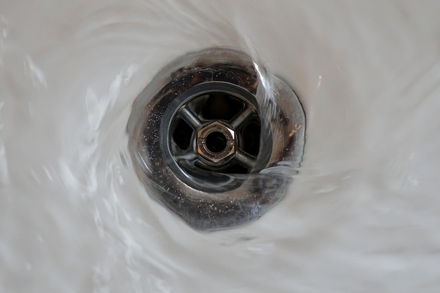 bathroom-640x480-49745195.jpeg
