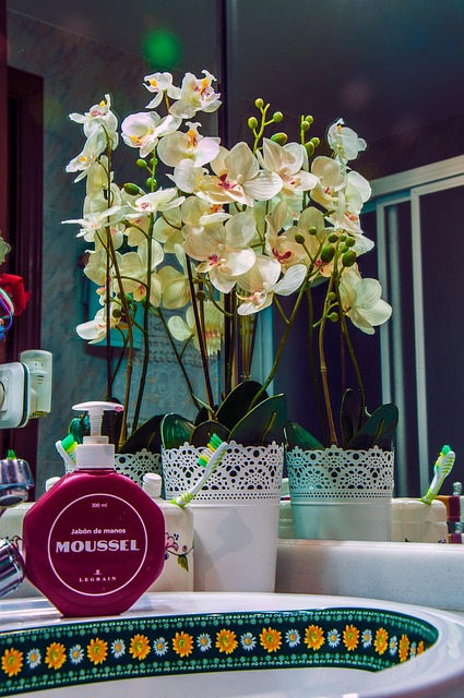 Vintage Charm: Revamp Your Bathroom with Rustic, Farmhouse Aesthetics