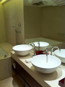 bathroom-640x480-59864570.jpeg