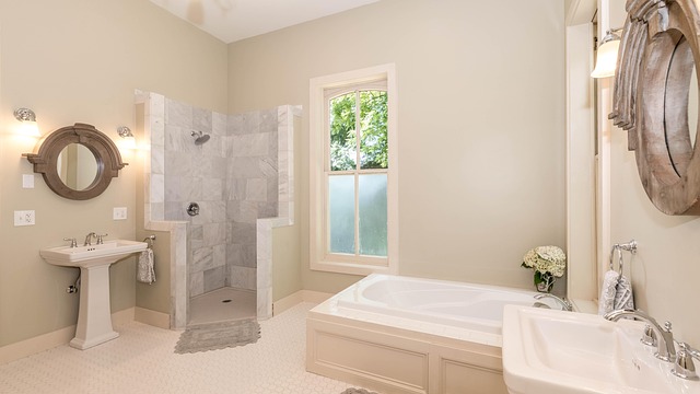 bathroom-640x480-80603126.jpeg