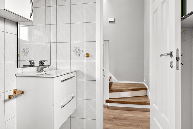 bathroom-640x480-86679063.jpeg