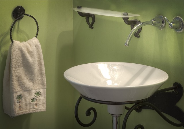 bathroom-accessories-bathroom-640x480-40208036.jpeg