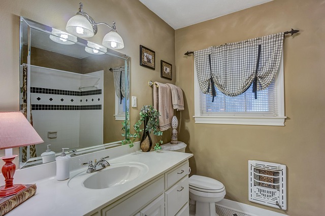 bathroom-bathroom-cabinet-640x480-11910195.jpeg