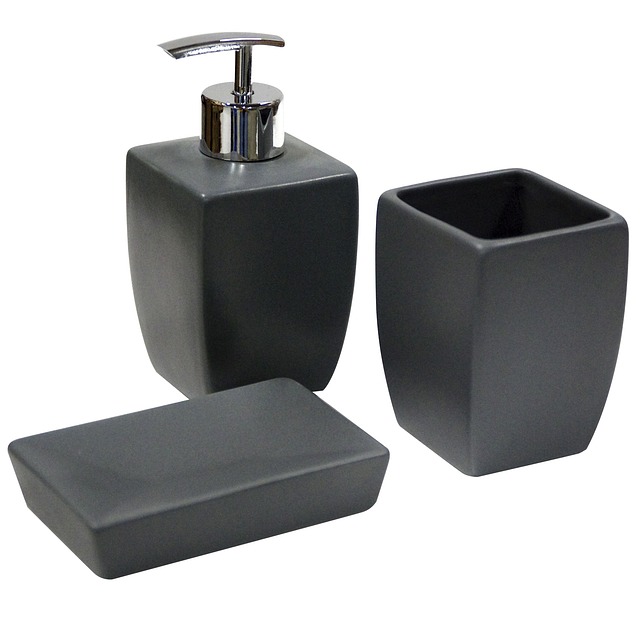 bathroom-bathroom-cabinet-640x480-1356974.jpeg