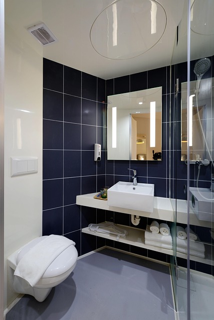 bathroom-bathroom-cabinet-640x480-77984150.jpeg