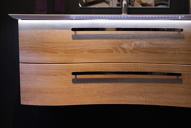 bathroom-bathroom-countertop-640x480-99343988.jpeg