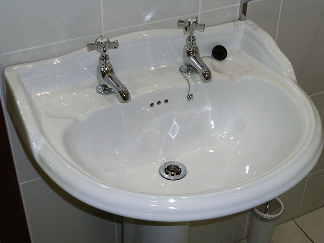 bathroom-bathroom-layout-640x480-3020304.jpeg
