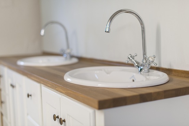 bathroom-floor-bathroom-640x480-63576251.jpeg