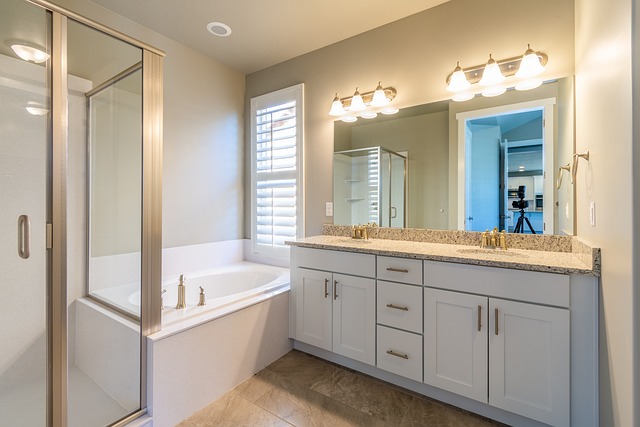 bathroom-lighting-bathroom-bathroom-ligh-640x480-56779022.jpeg